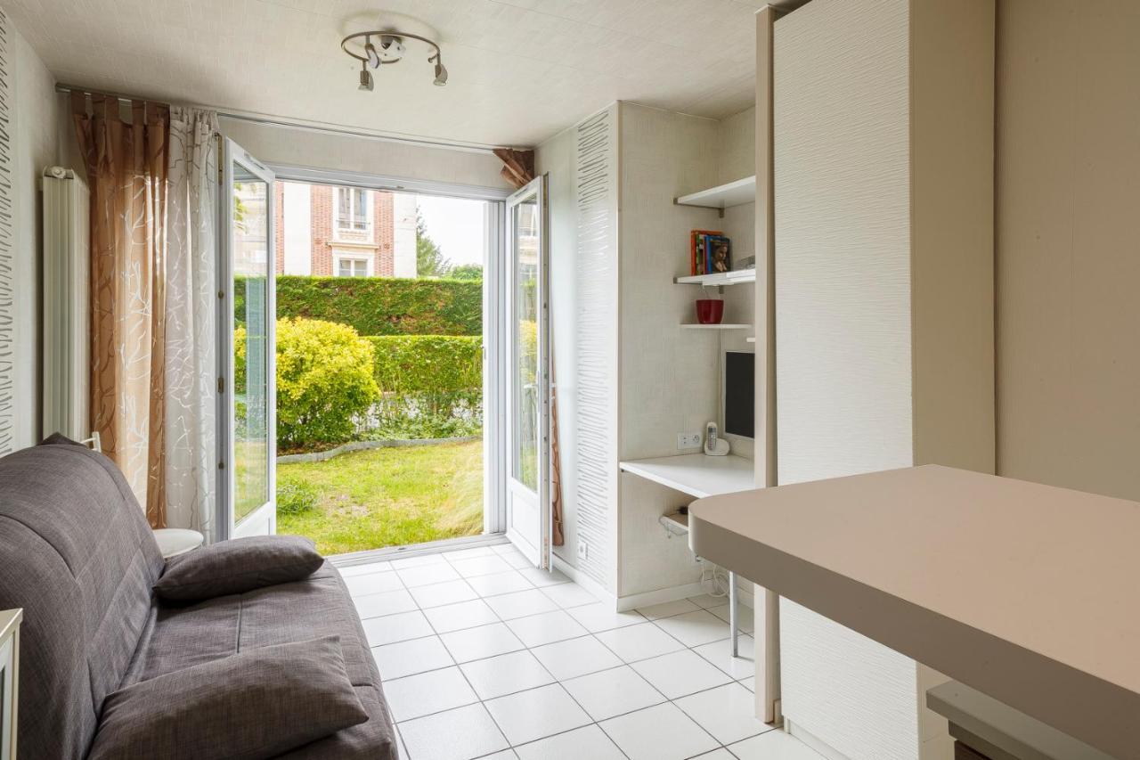 Superbe Appartement Au Coeur De Versailles Bagian luar foto